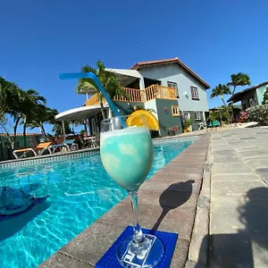 La Felicidad ** Oranjestad